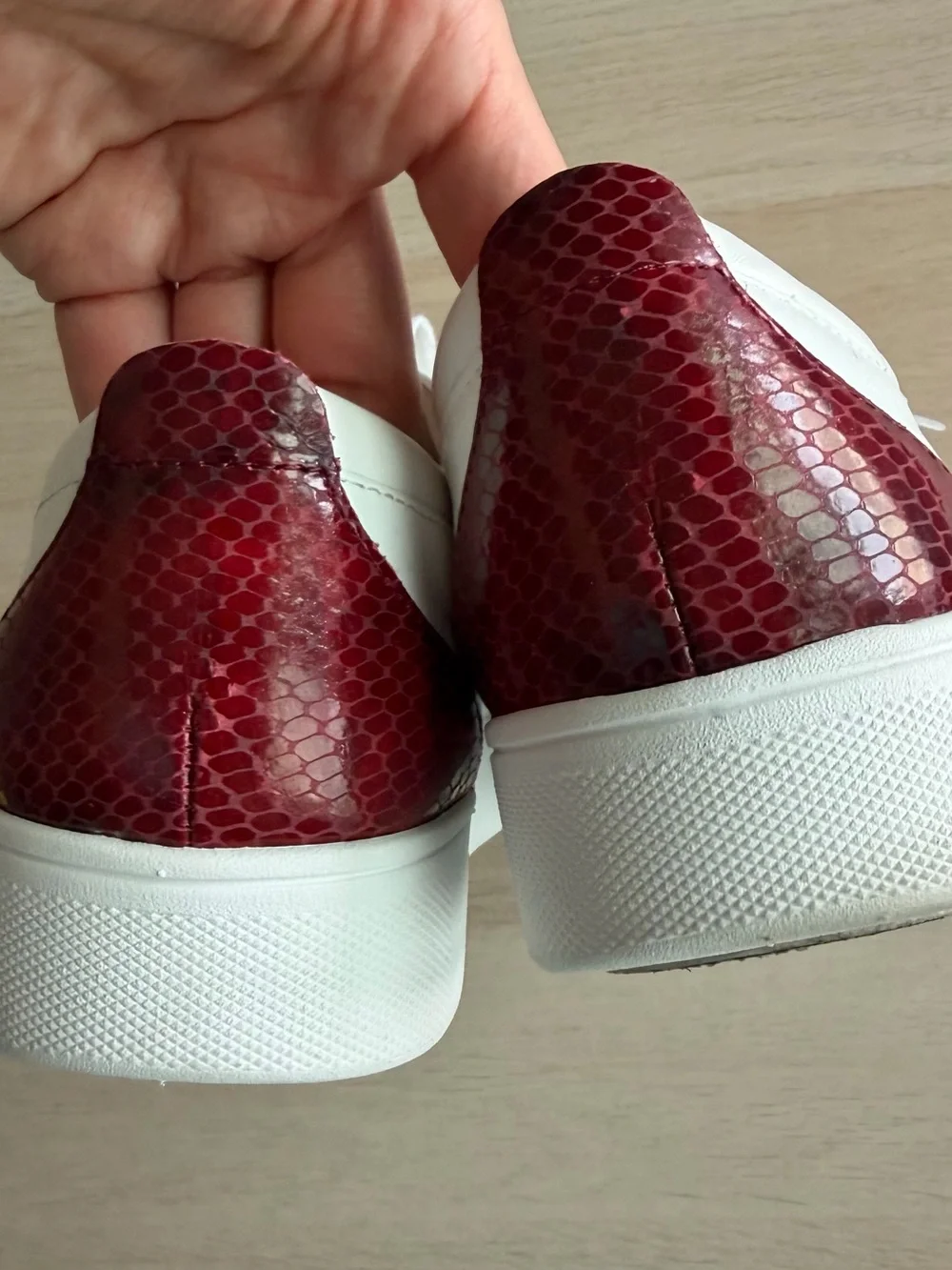 FitFlop Rally White Leather Sneakers Snake Trim Heel Comfort Sz 8.5 Never Worn